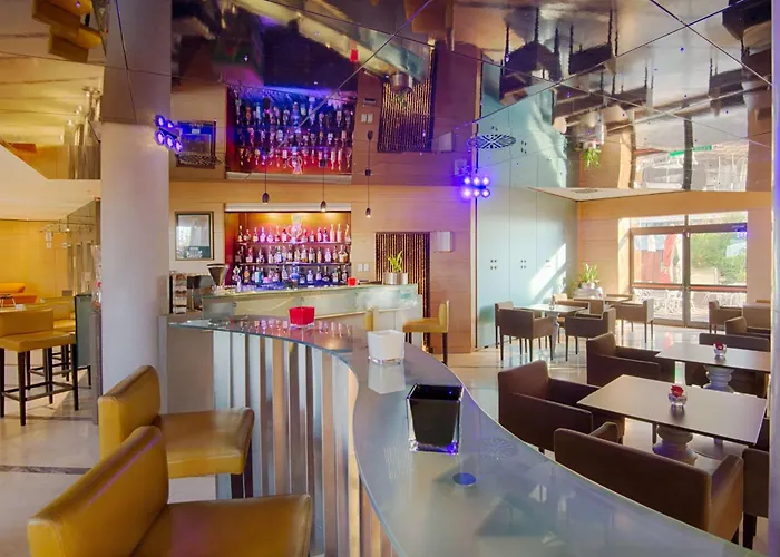 Szálloda Nh Bologna Villanova 4*