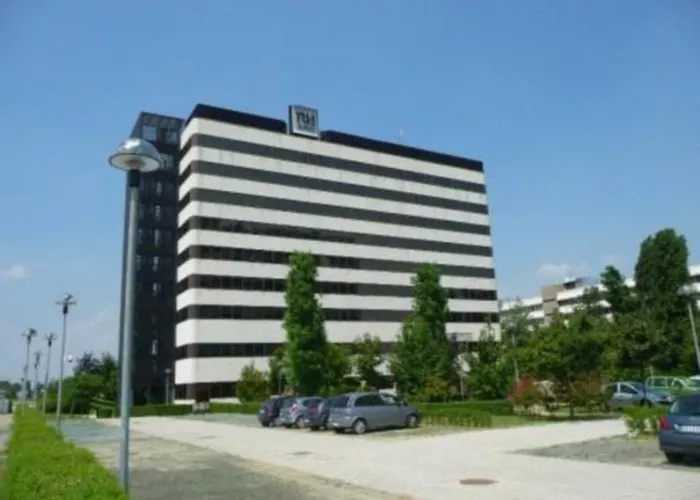 Szálloda Nh Bologna Villanova 4*