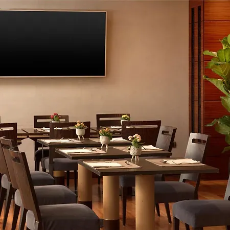 Nh 볼로냐 빌라노바 4*