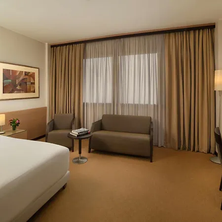 Nh Bologna Villanova فندق