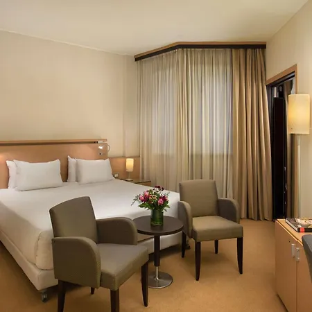 호텔 Nh 볼로냐 빌라노바 4*