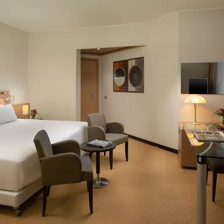 Nh Bologna Villanova Hotel 4*
