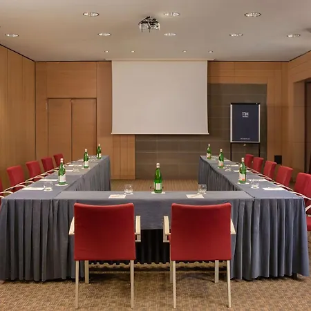 Nh 볼로냐 빌라노바 호텔 4*