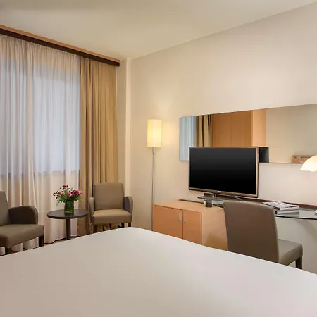 호텔 Nh 볼로냐 빌라노바 4*