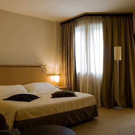 Nh 볼로냐 빌라노바 4* Villanova Di Castenaso