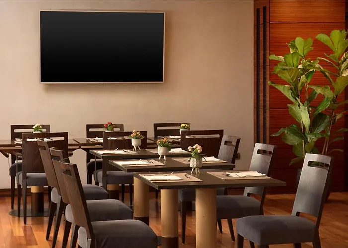 Nh Bologna Villanova 4*