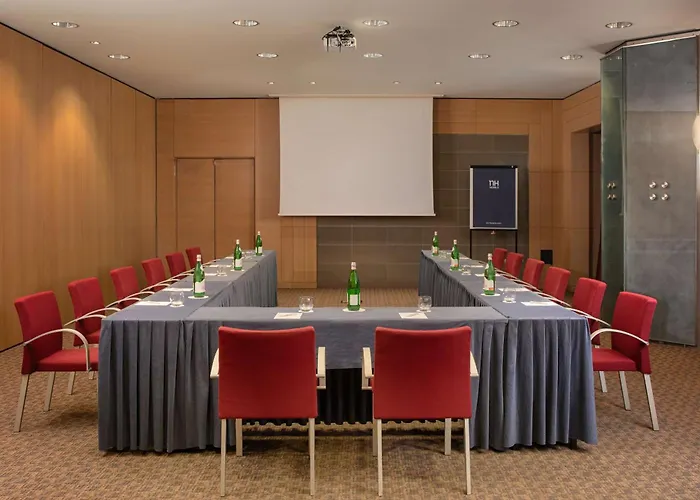 Nh Bologna Villanova Hotel 4*