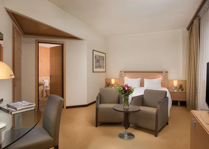 Nh Bologna Villanova Hotel